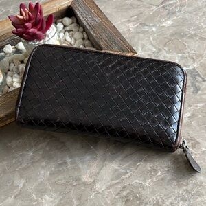 Bottega Veneta long Leather Zip Wallet